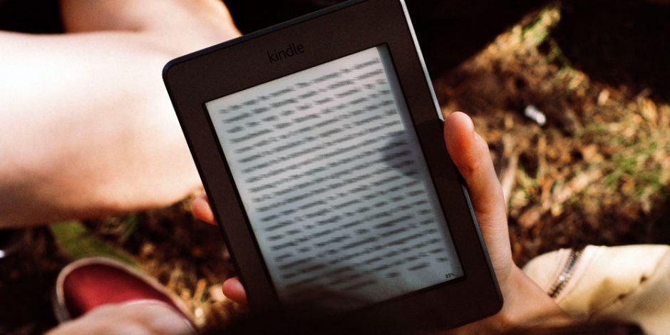 E-Book Reader wie der Amazon Kindle oder Tolino von Thalia finden sich in immer mehr Haushalten. Die Leser erfreuen sich an kostenfreien oder günstigen Werken von Self-Publishing-Autoren.