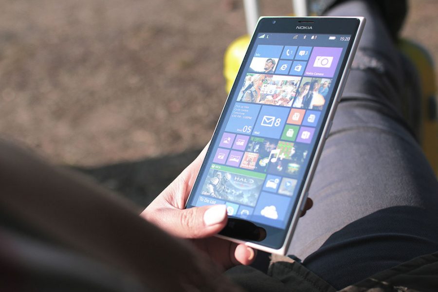 Symbolbild: Smartphones zählen für die Verbraucher fest zum Kommunikationsalltag.